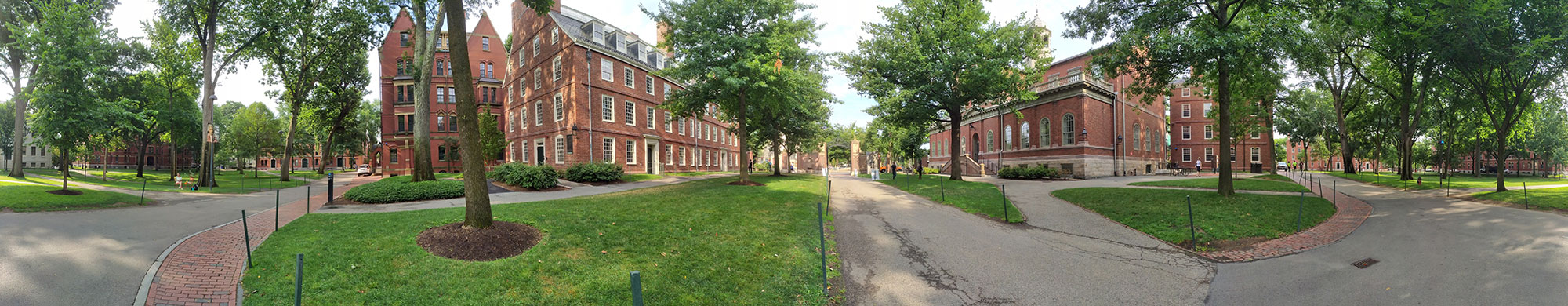 Campus di Harvard, Case di Harvard